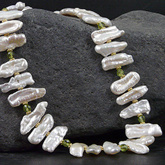 pearl and peridot long necklace